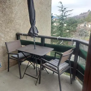 En Proche Du Plan D'eau Embrun